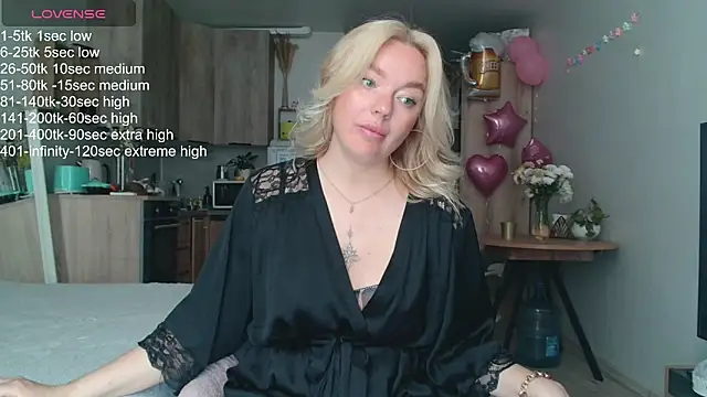 Snapshot of Eva___forever chatting on 05.26.26 Eva forever online show from 05.26.26