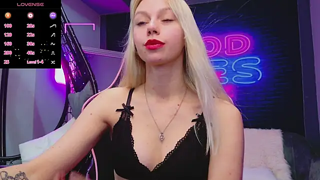 AlessiaCroft online show from 11.24.25