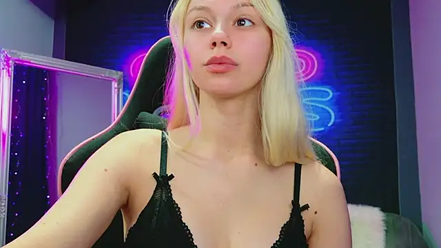 AlessiaCroft online show from 02.23.26