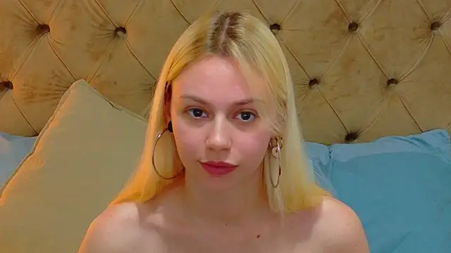 AlessiaCroft online show from 04.19.26