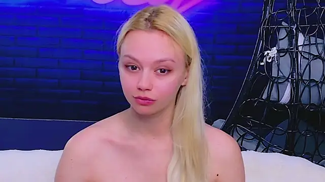Snapshot of AlessiaCroft chatting on 05.15.26 AlessiaCroft online show from 05.15.26