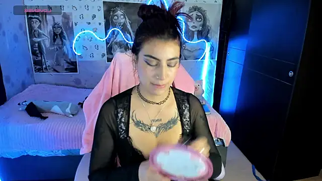 Medussa katt online show from 07.06.26