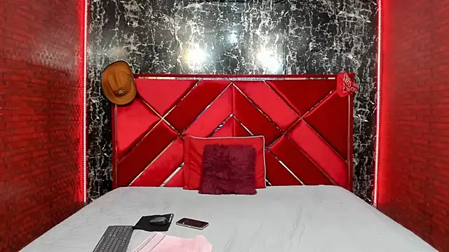 Snapshot of WALESKABBW_ASS chatting on 11.22.25 WALESKABBW ASS online show from 11.22.25