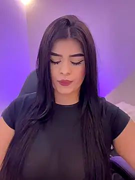 Snapshot of Kariina__69 chatting on 10.19.25 Kariina 69 online show from 10.19.25
