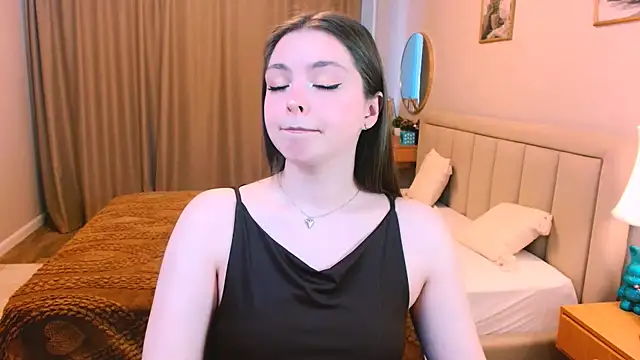 Snapshot of marshmallowee chatting on 03.18.26 marshmallowee online show from 03.18.26