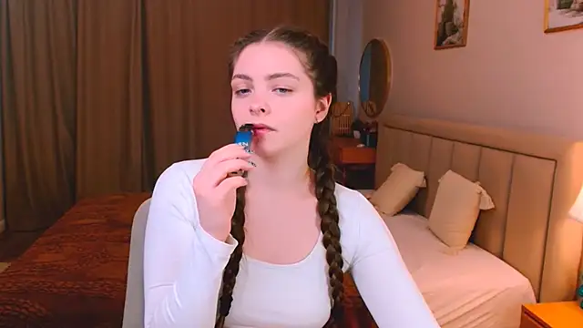 Snapshot of marshmallowee chatting on 03.24.26 marshmallowee online show from 03.24.26