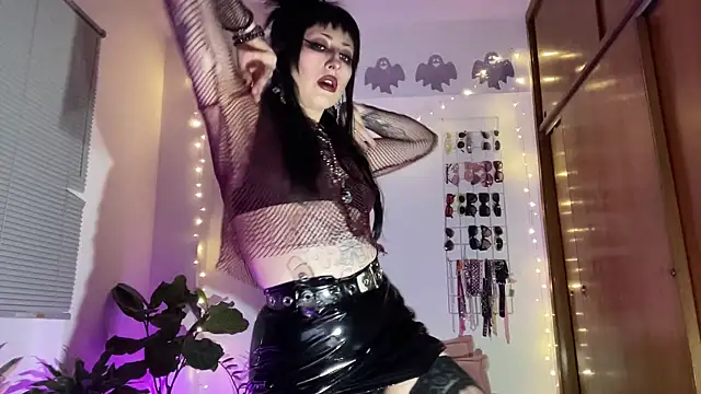 ELENA UMBRA online show from 04.04.26