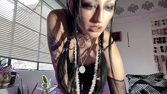 ELENA UMBRA online show from 05.29.26