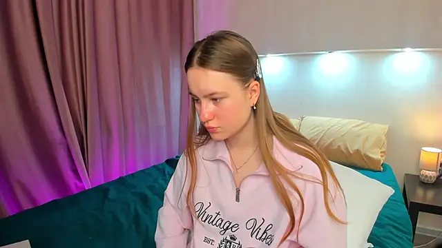 Candy Cansew online show from 09.09.25