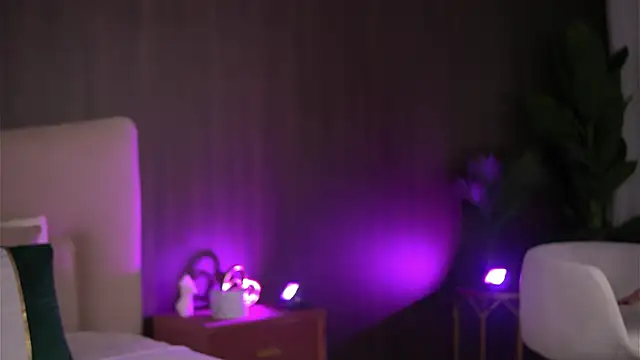 Snapshot of ChloeDevine chatting on 10.27.25 ChloeDevine online show from 10.27.25