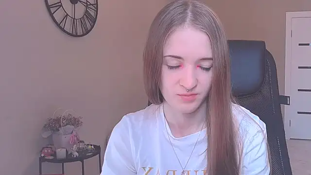 KateKayer online show from 10.07.25