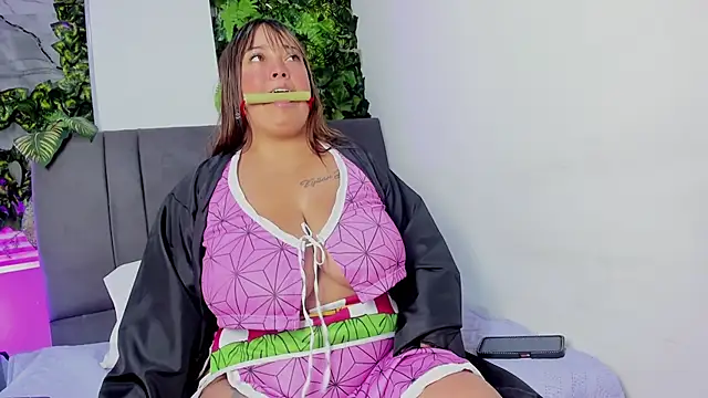 Snapshot of Alicee_stone_ chatting on 10.31.25 Alicee stone online show from 10.31.25