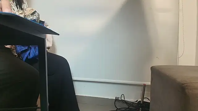  Victoria Collins online show from 05.13.26