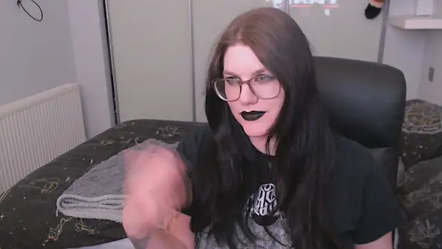 GothSuccubusBabe online show from 02.22.26