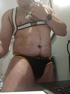 CloudyMuscleBeefy online show from 11.18.25