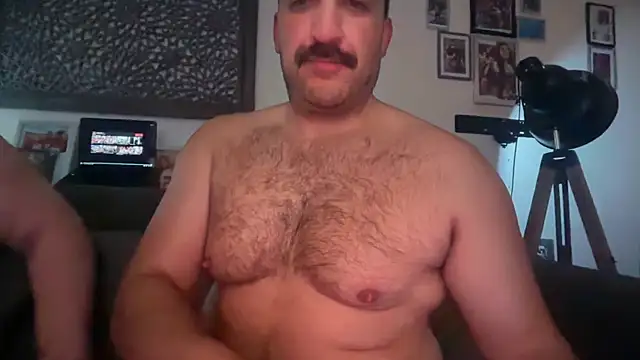 Snapshot of CloudyMuscleBeefy chatting on 03.30.26 CloudyMuscleBeefy online show from 03.30.26