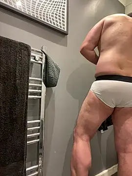 Snapshot of CloudyMuscleBeefy chatting on 03.30.26 CloudyMuscleBeefy online show from 03.30.26