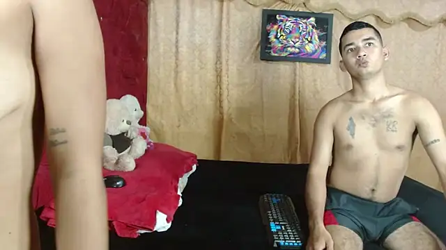 Snapshot of CasAndTom chatting on 10.26.25 CasAndTom online show from 10.26.25