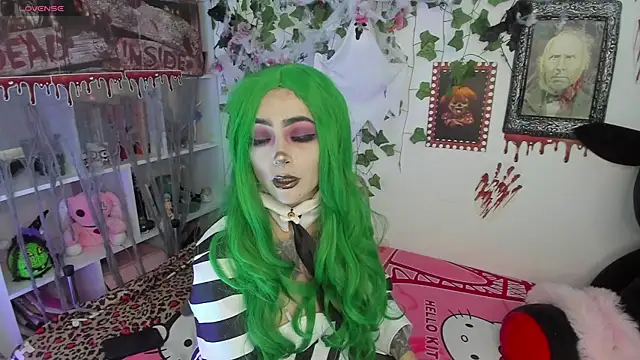 sarahminage  online show from 10.30.25