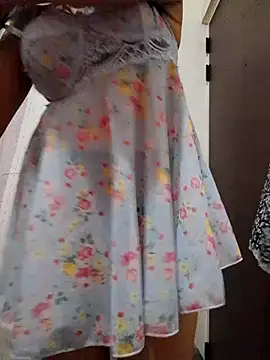 Snapshot of RoseLiveSL chatting on 10.15.25 RoseLiveSL online show from 10.15.25