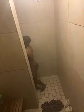 Snapshot of naughty_thick chatting on 10.09.25 naughty thick online show from 10.09.25