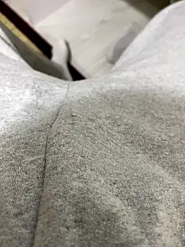 Snapshot of Emre_efe chatting on 10.26.25 Emre efe online show from 10.26.25