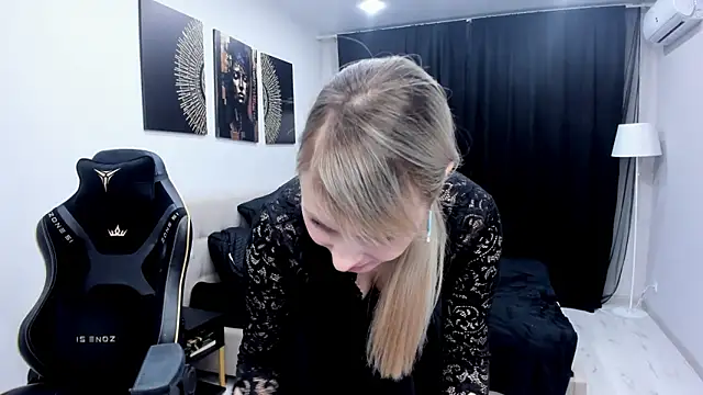 Snapshot of LindaSandy_1 chatting on 03.15.26 LindaSandy 1 online show from 03.15.26