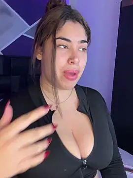 Snapshot of jazminslut chatting on 05.17.26 jazminslut online show from 05.17.26