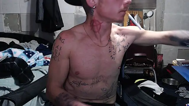 Snapshot of mastertrap chatting on 11.09.25 mastertrap online show from 11.09.25