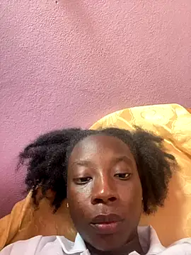 Snapshot of GeileErica chatting on 11.06.25 GeileErica online show from 11.06.25