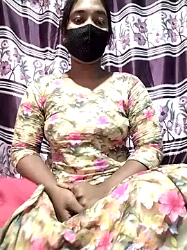 Snapshot of Rubaiya1 chatting on 10.13.25 Rubaiya1 online show from 10.13.25