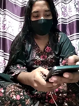 Snapshot of Rubaiya1 chatting on 10.30.25 Rubaiya1 online show from 10.30.25