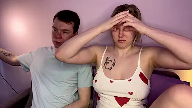 Snapshot of julielourens chatting on 02.16.26 julielourens online show from 02.16.26