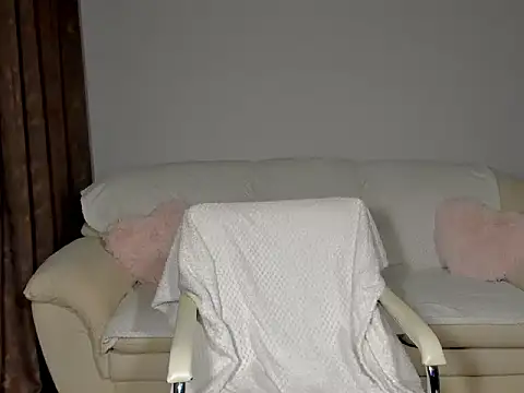 Snapshot of JessyDevine chatting on 09.13.25 JessyDevine online show from 09.13.25