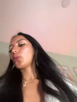 im-isabella online show from 04.30.26