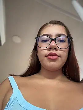 Snapshot of sara_calderon chatting on 03.19.26 sara calderon online show from 03.19.26