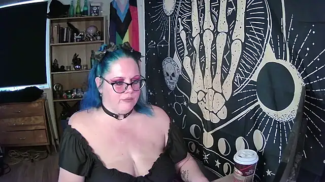 Snapshot of Kinky_Witch chatting on 09.26.25 Kinky Witch online show from 09.26.25