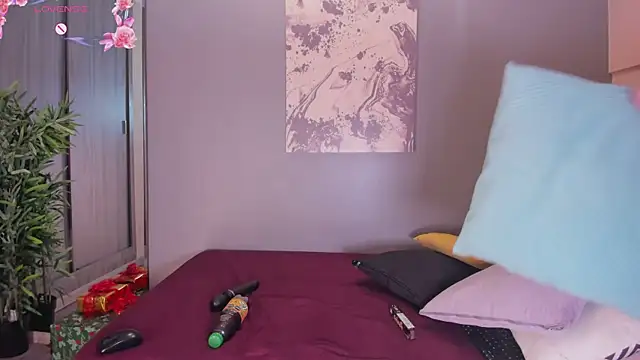 Hailey-Fox online show from 12.03.25