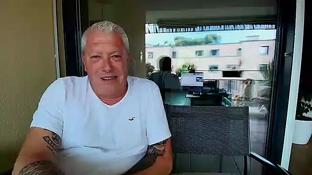 Snapshot of Kinky_Couple69 chatting on 09.09.25 Kinky Couple69 online show from 09.09.25