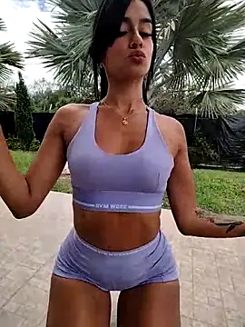 Snapshot of Juliana_Xander chatting on 10.13.25 Juliana Xander online show from 10.13.25