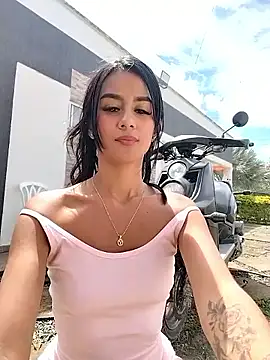 Snapshot of Juliana_Xander chatting on 10.25.25 Juliana Xander online show from 10.25.25