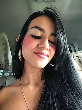 Snapshot of Juliana_Xander chatting on 11.05.25 Juliana Xander online show from 11.05.25