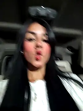 Snapshot of Juliana_Xander chatting on 11.09.25 Juliana Xander online show from 11.09.25