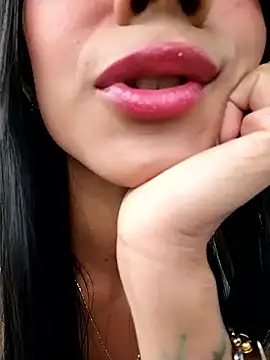 Snapshot of Juliana_Xander chatting on 11.12.25 Juliana Xander online show from 11.12.25