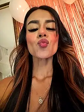 Snapshot of Juliana_Xander chatting on 11.16.25 Juliana Xander online show from 11.16.25