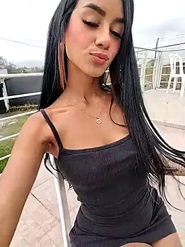 Snapshot of Juliana_Xander chatting on 11.26.25 Juliana Xander online show from 11.26.25