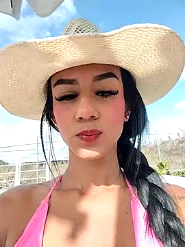 Snapshot of Juliana_Xander chatting on 12.16.25 Juliana Xander online show from 12.16.25