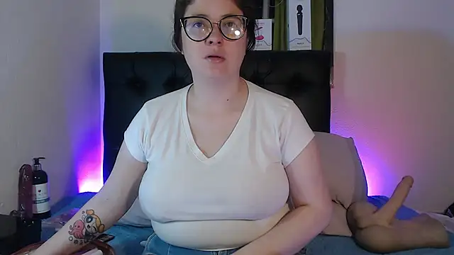KrystalAdams online show from 07.10.26