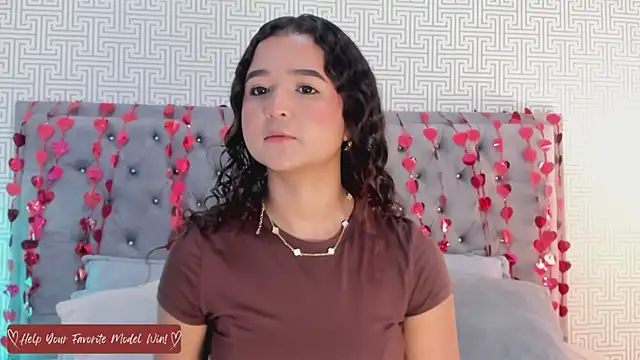 Evaa Lunna  online show from 02.19.26