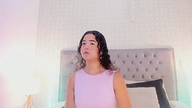 Snapshot of Evaa_Lunna_ chatting on 05.11.26 Evaa Lunna online show from 05.11.26
